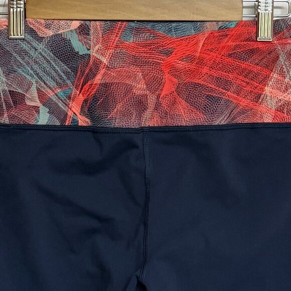 The North Face Women’s M FlashDry Capri Leggings – Navy/Print - Picture 3 of 13